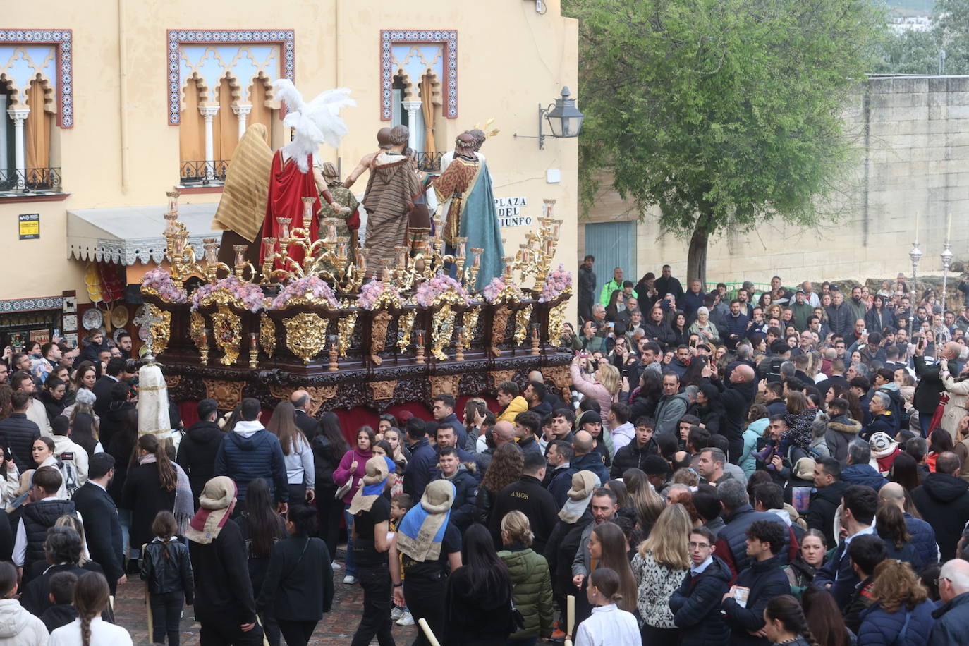 Fotos: los bellos traslados del Amor y la Vera-Cruz desde la Catedral de Córdoba a sus templos
