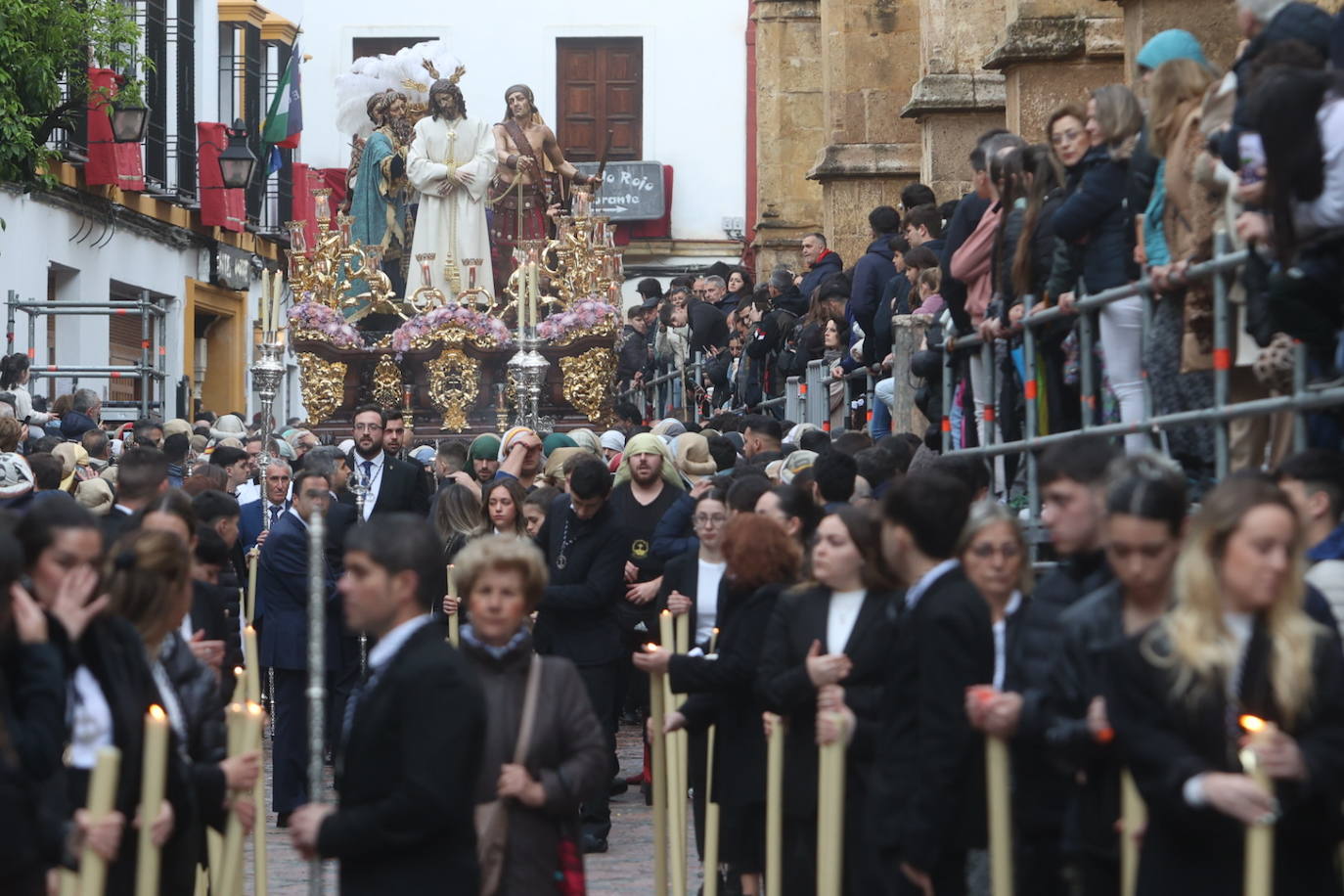 Fotos: los bellos traslados del Amor y la Vera-Cruz desde la Catedral de Córdoba a sus templos