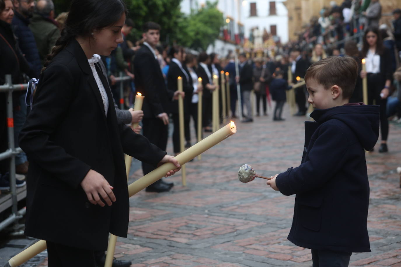 Fotos: los bellos traslados del Amor y la Vera-Cruz desde la Catedral de Córdoba a sus templos