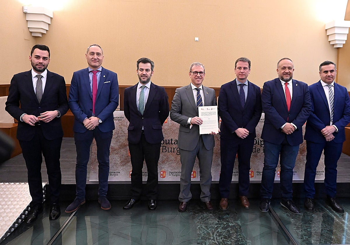 Veganzones firma un convenio con las nueve diputaciones provinciales