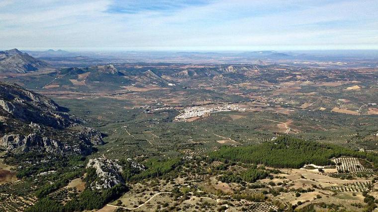 Vista de Villanueva del Rosario desde la Cima del Chamizo