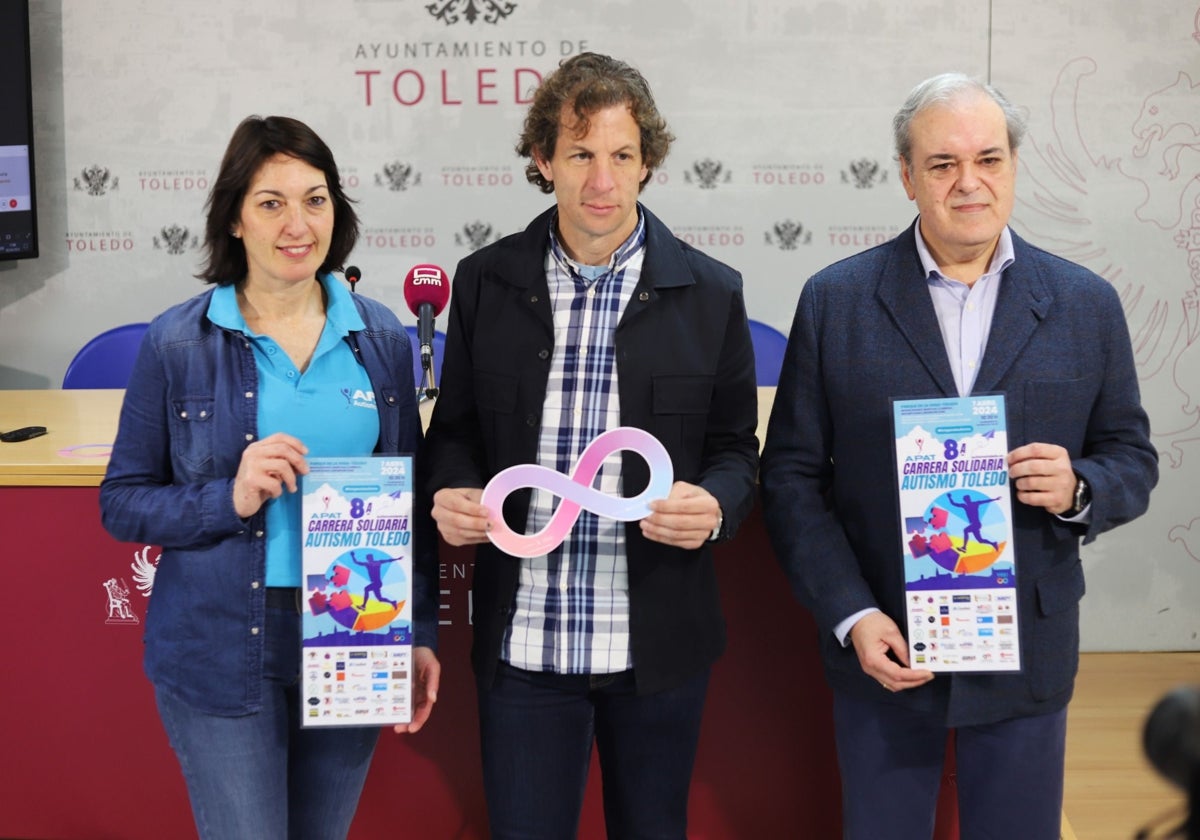 Sagrario Domínguez, Rubén Lozano y Miguel Ángel Ramos, en la presentación de la carrera