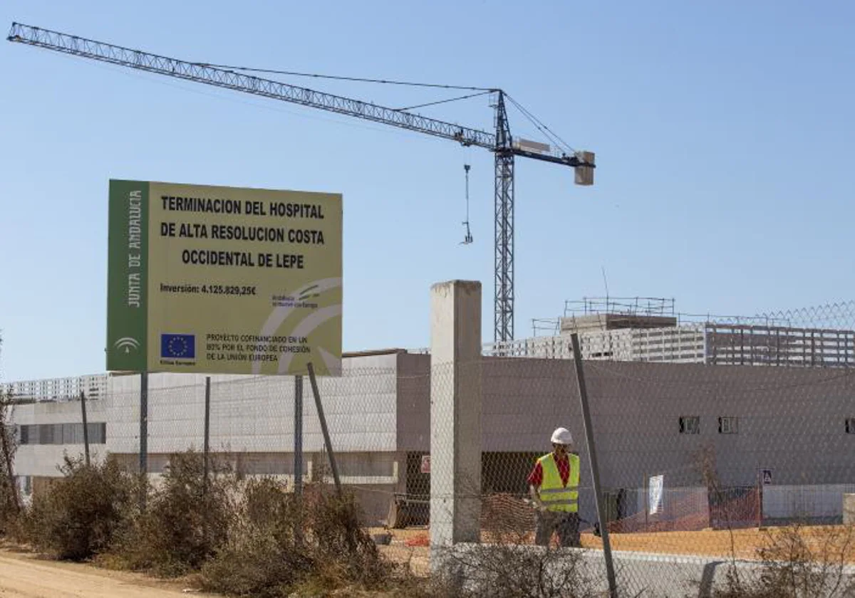 Imagen de archivo del hospital de Lepe construido por la Junta de Andalucía, acabado en 2016 y sin uso