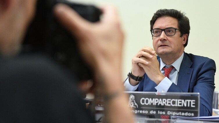 Las Cortes fuerzan a Óscar López a dar cuentas del informe de Seguridad Nacional
