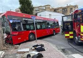Quince heridos, dos graves, tras chocar un autobús contra un muro en Valdemoro, Madrid