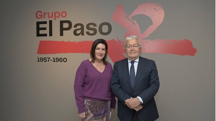 Lola Durán, comisaria de la exposición, y Rafael Alcón, presidente de Fundación Bancaja