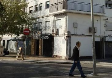 Muerte en la calle Reina Mercedes de Córdoba: «Estaba desfigurado; le dieron una paliza y lo liaron en unas mantas»