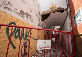 El exterior del camarín de la Virgen del Socorro de Córdoba sufre un desprendimiento tras las últimas lluvias