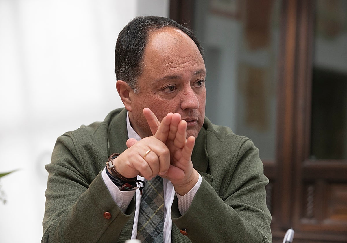 Enrique Garrido en un momento de la entrevista con ABC