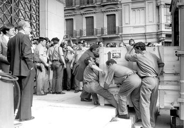 Un viaje con escolta y entre lágrimas que trajo el Guernica a Madrid