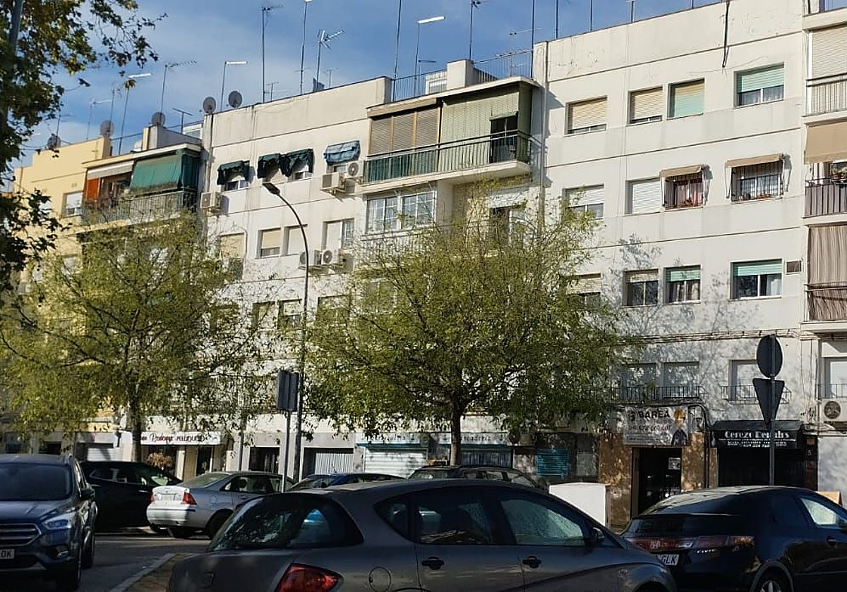 Bloque de viviendas en el que apareció muerto Rafael este pasado miércoles