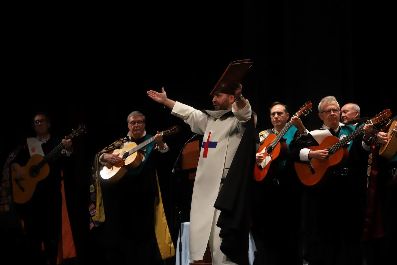 Las imágenes del pregón de las glorias de Córdoba por fray Manuel García y el cartel de David Payán