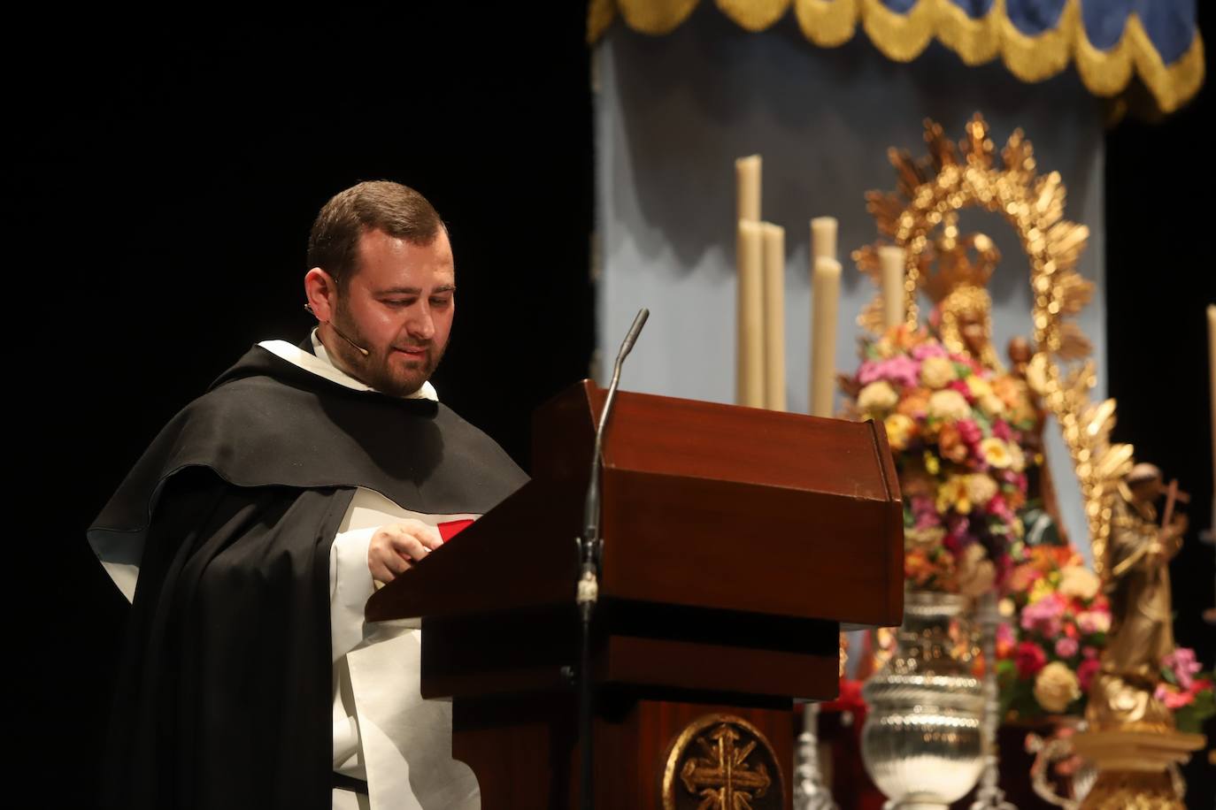 Las imágenes del pregón de las glorias de Córdoba por fray Manuel García y el cartel de David Payán