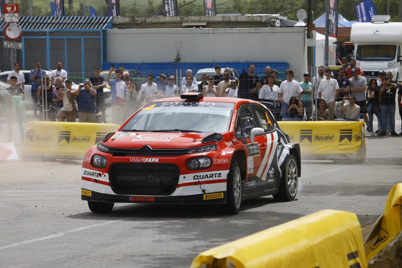 Las mejores imágenes del trepidante tramo urbano del Rallye Sierra Morena 2024