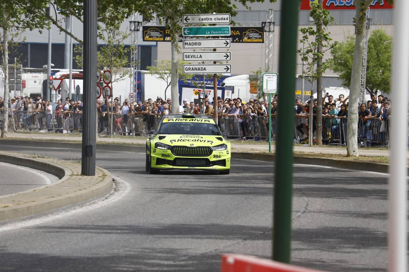 Las mejores imágenes del trepidante tramo urbano del Rallye Sierra Morena 2024