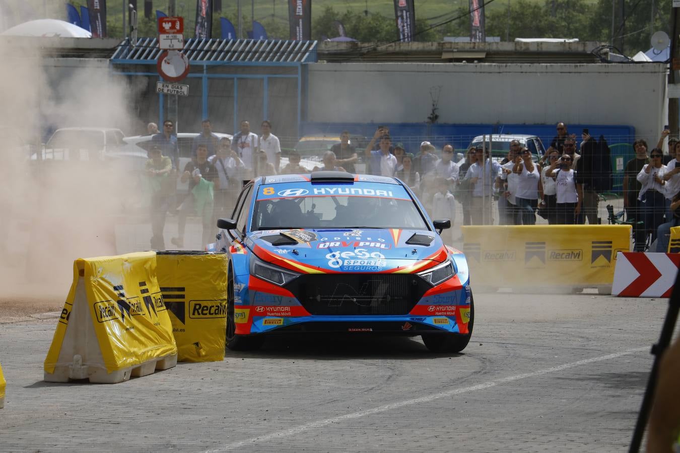 Las mejores imágenes del trepidante tramo urbano del Rallye Sierra Morena 2024