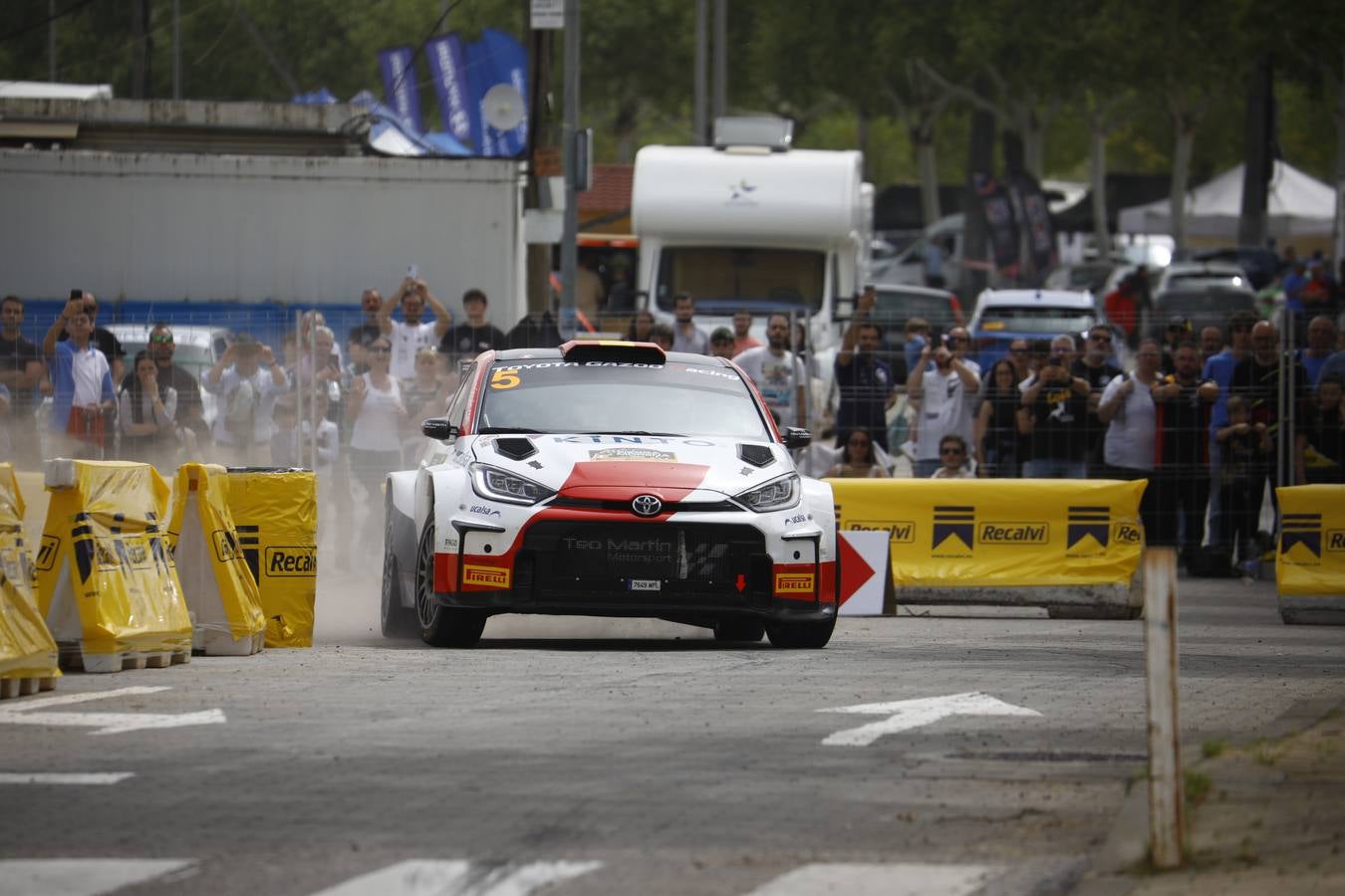 Las mejores imágenes del trepidante tramo urbano del Rallye Sierra Morena 2024