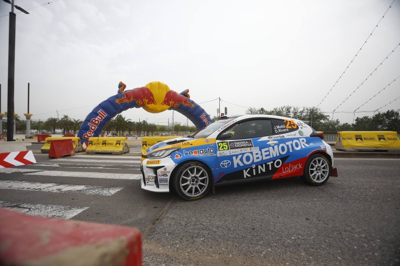 Las mejores imágenes del trepidante tramo urbano del Rallye Sierra Morena 2024