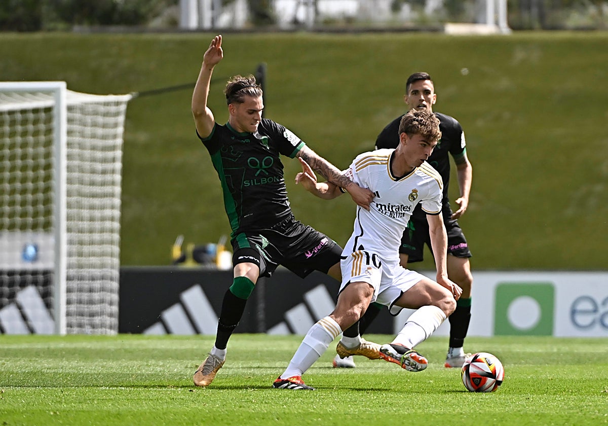 Álex Sala durante el partido ante el Real Madrid Castilla