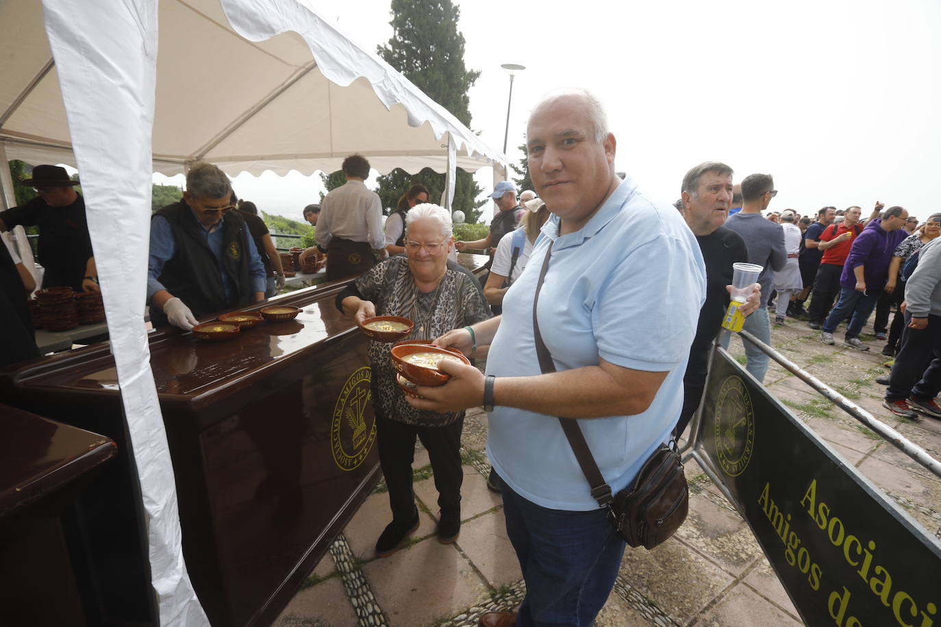 Fotos: las populares y concurridas habas de las Ermitas de Córdoba