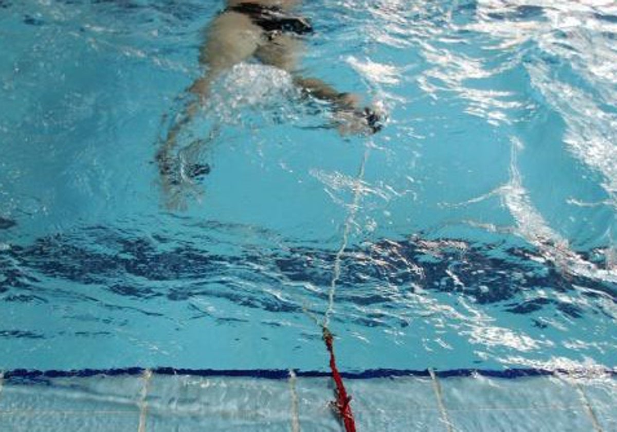 Imagen de archivo de una demostración en una piscina de Valencia.