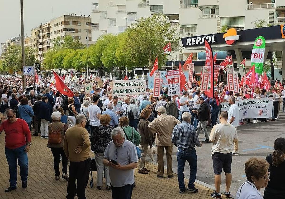 Centenares de personas han participado este domingo en la concentración
