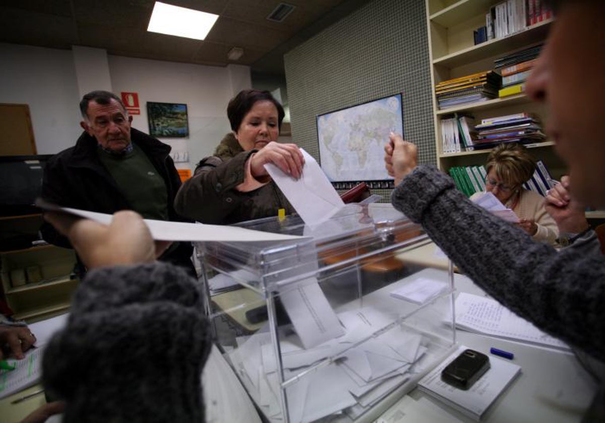 Elecciones País Vasco: ¿Puedo ir a votar a un colegio electoral si he pedido el voto por correo?