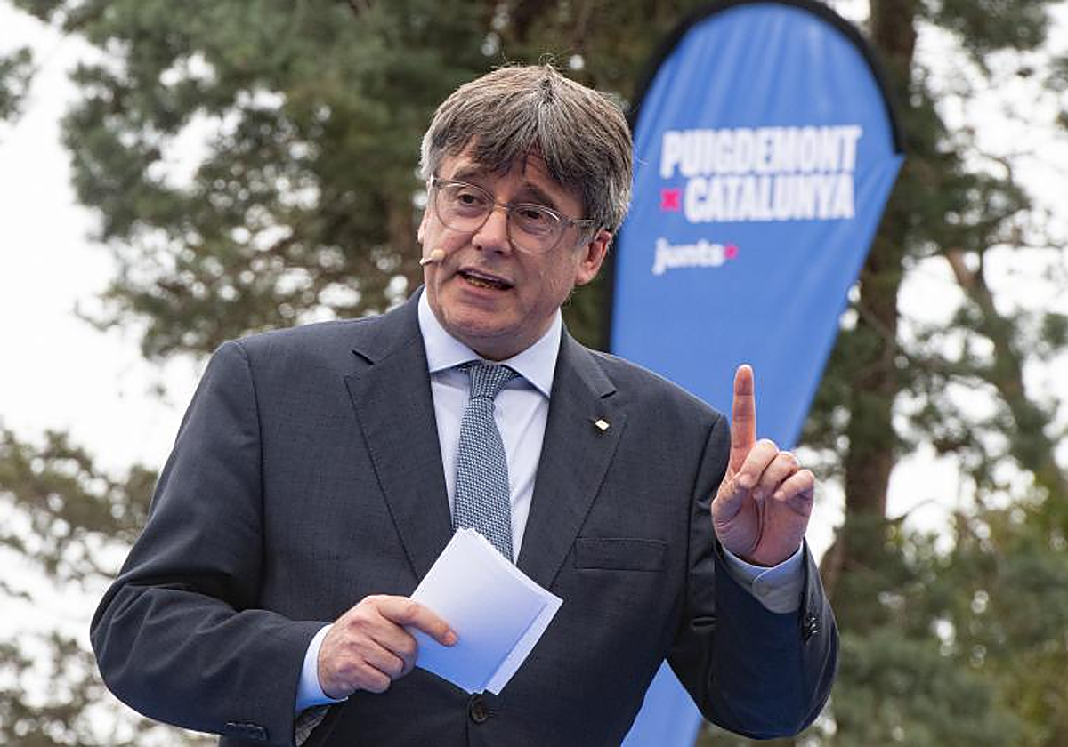 Carles Puigdemont, candidato de Junts el 12M, en un acto político en Elna (Francia)