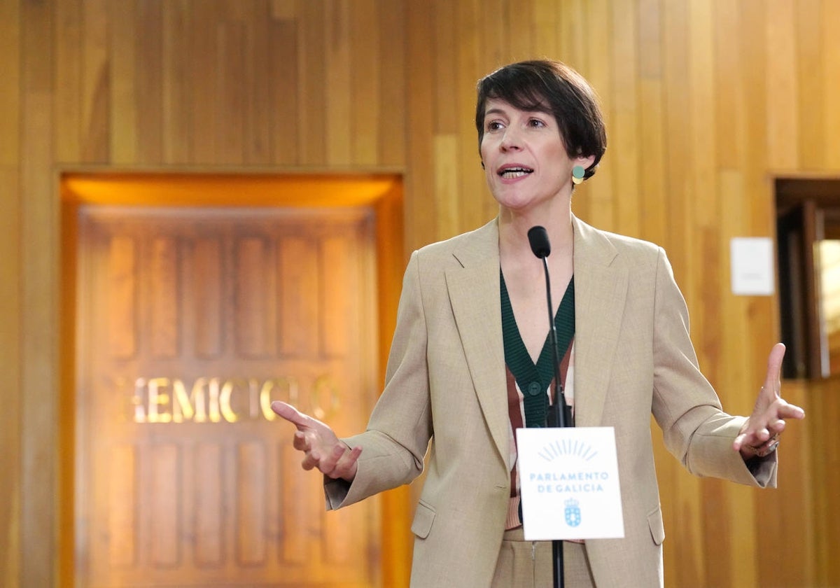 Ana Pontón, interviene ante los periodistas tras el discurso de investidura del candidato del PP, Alfonso Rueda