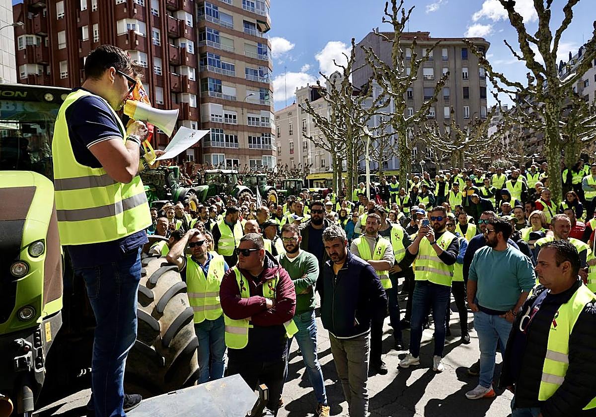 La Asociación de Defensa del Campo Leonés convocan una concentración para protestar por el trato recibido por los agricultores y ganaderos en los últimos días