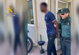 Detenido un habilidoso ladrón 'murciglero' tras regresar a España: robó en siete casas de Alicante