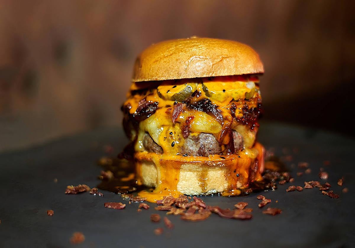 Imagen de una de las hamburguesas estrella de Jenkin's que se dará cita en Mestalla