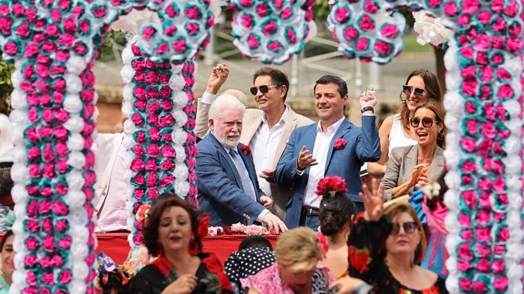 El alcalde de Córdoba, José María Bellido, celebra la pasada Batalla de las Flores