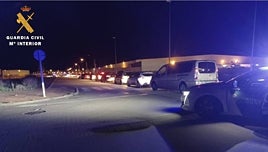 Identificados 111 vehículos y 245 personas en un polígono en el que se celebraban carreras ilegales