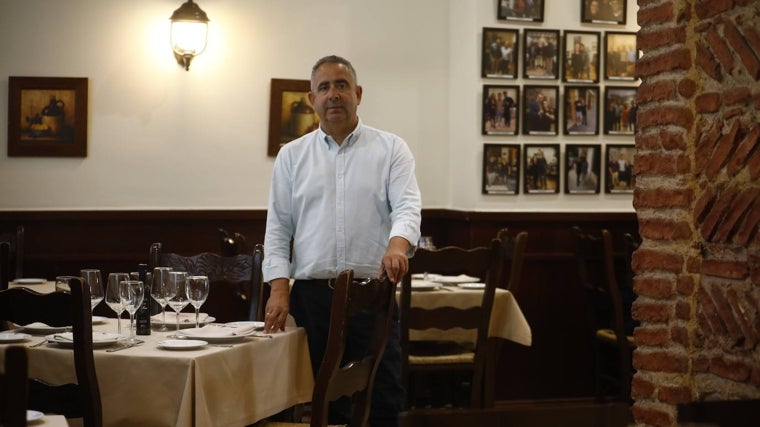 Antonio Díaz, en uno de los salones de su restaurante