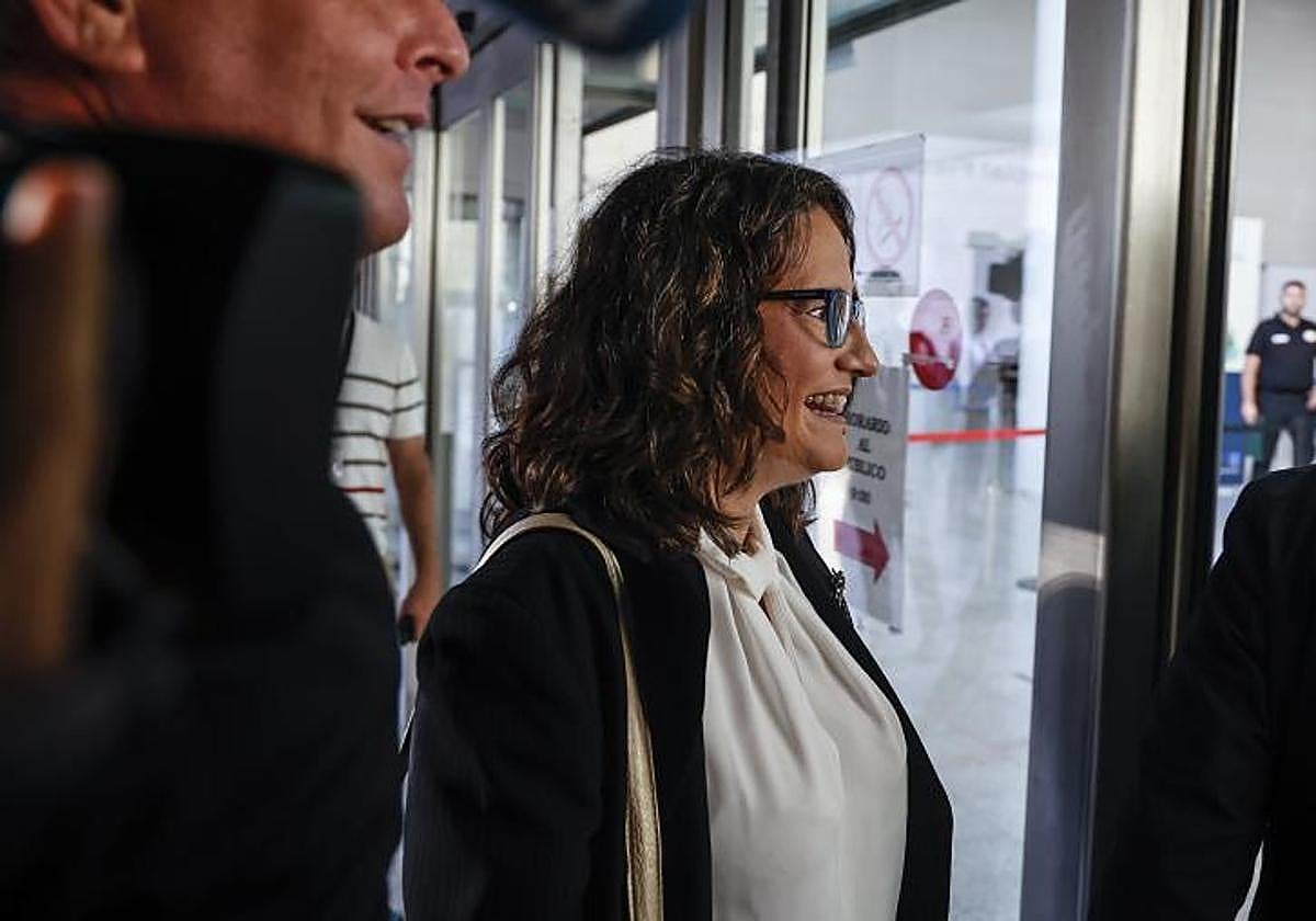 Imagen de archivo de la exvicepresidenta de la Generalitat Valenciana Mónica Oltra a su llegada a los juzgados