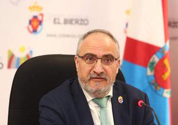 Olegario Ramón pide rebajar la «tensión»: «Son gente de ultraderecha y han traspasado todas las fronteras»