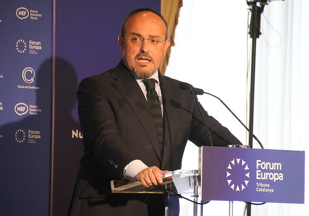 Alejandro Fernández, presidente del PP catalán y candidato al 12M, hoy, durante la conferencia de prensa