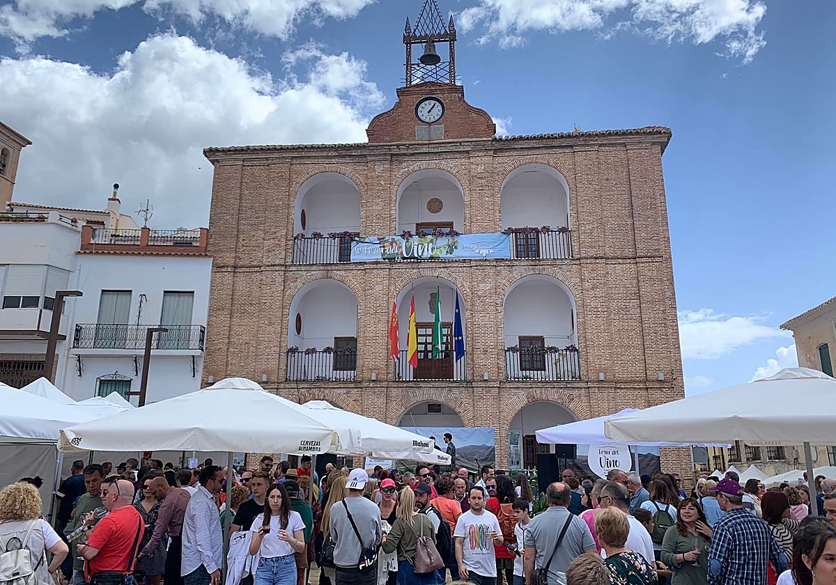 Ambiente en la feria del vino de Laujar de Andarax.