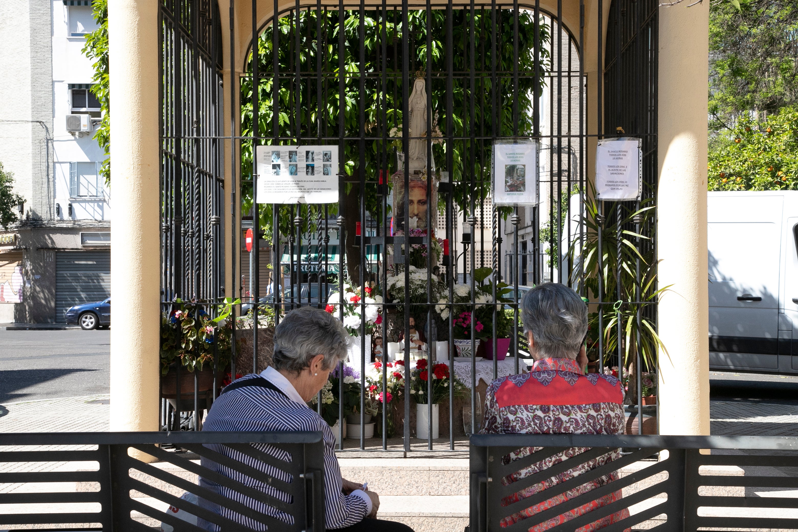 Fotos: un barrio de Córdoba sumido en la quietud por dos crímenes en una semana