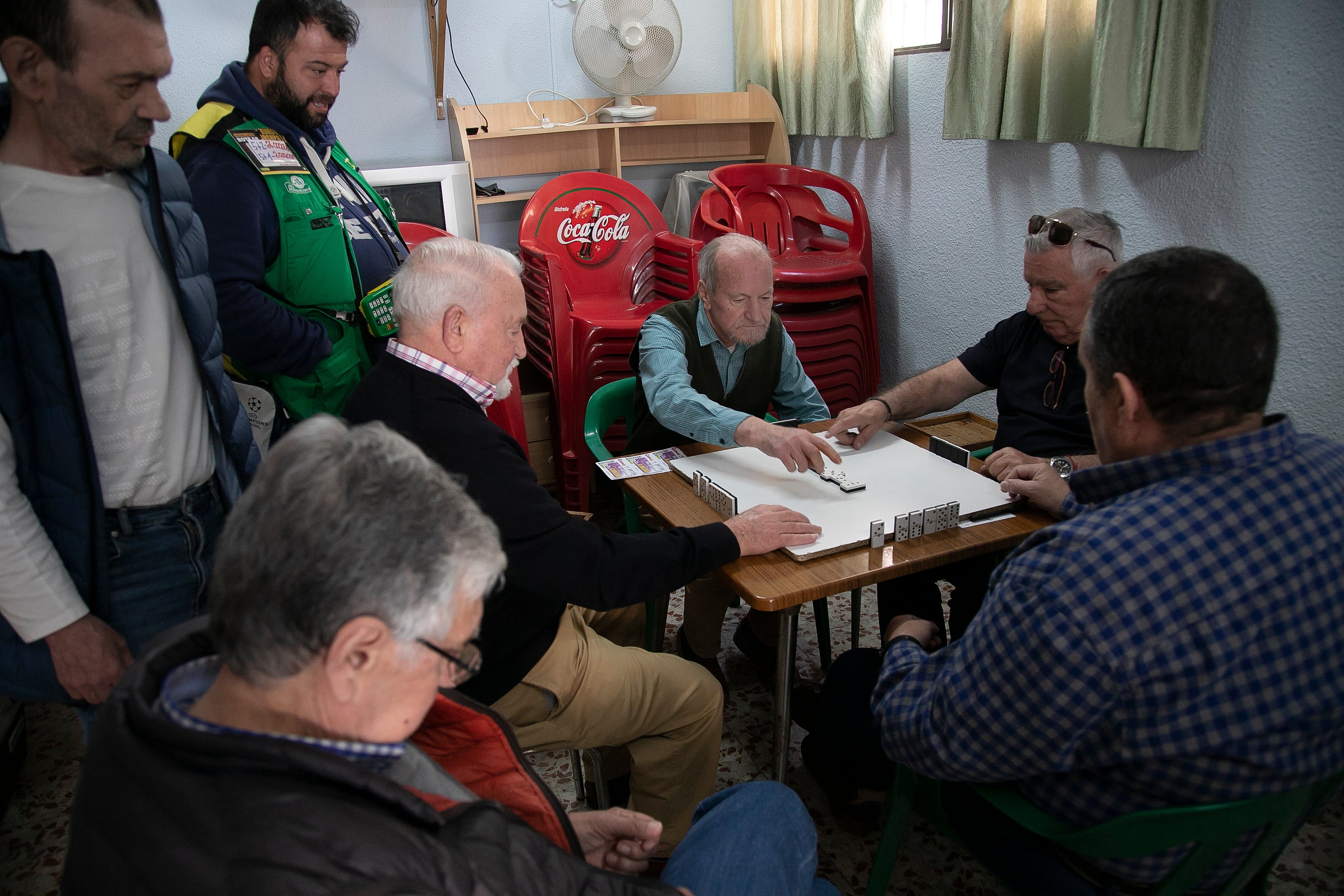 Fotos: un barrio de Córdoba sumido en la quietud por dos crímenes en una semana