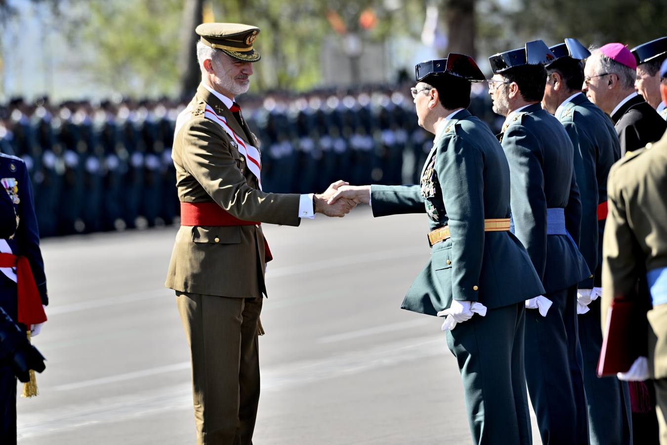 Un momento del acto de jura de bandera de la 129 promoción de la Academia de la Guardia Civil de Baeza 