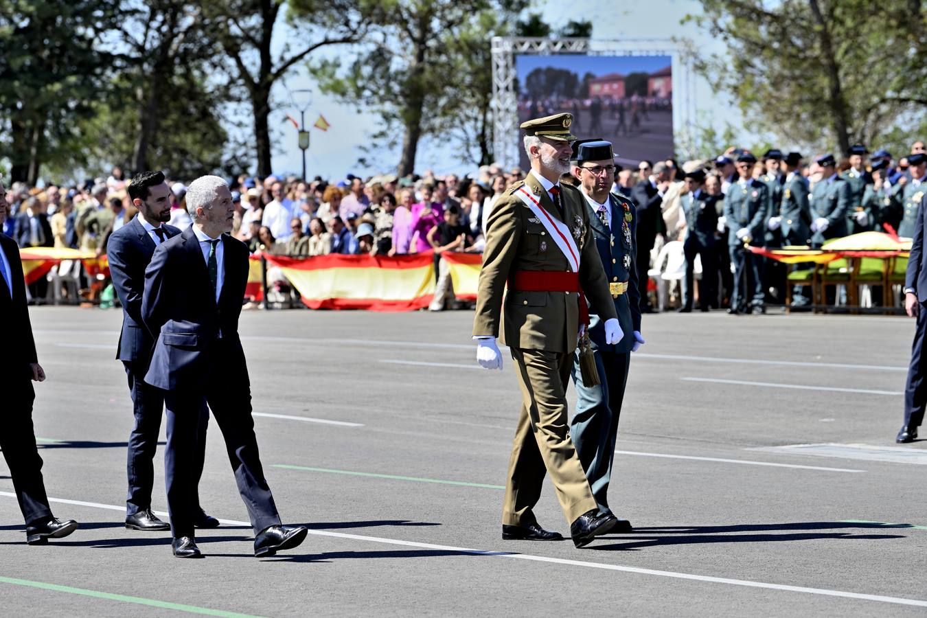 Un momento del acto de jura de bandera de la 129 promoción de la Academia de la Guardia Civil de Baeza 