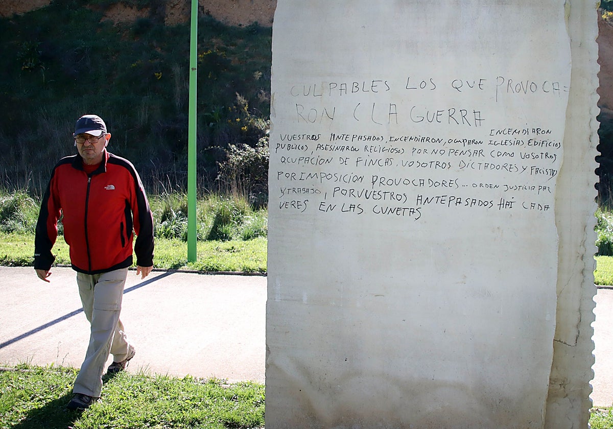 Monumento vandalizado en el Campo de Tiro de Puentecastro, en León