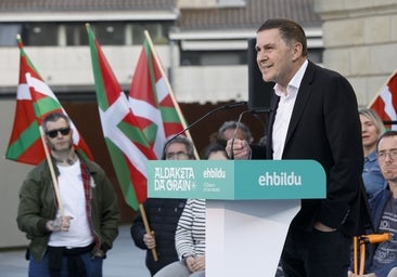 Otegi pide aglutinar los votos de Sumar y Podemos para ganar al PNV