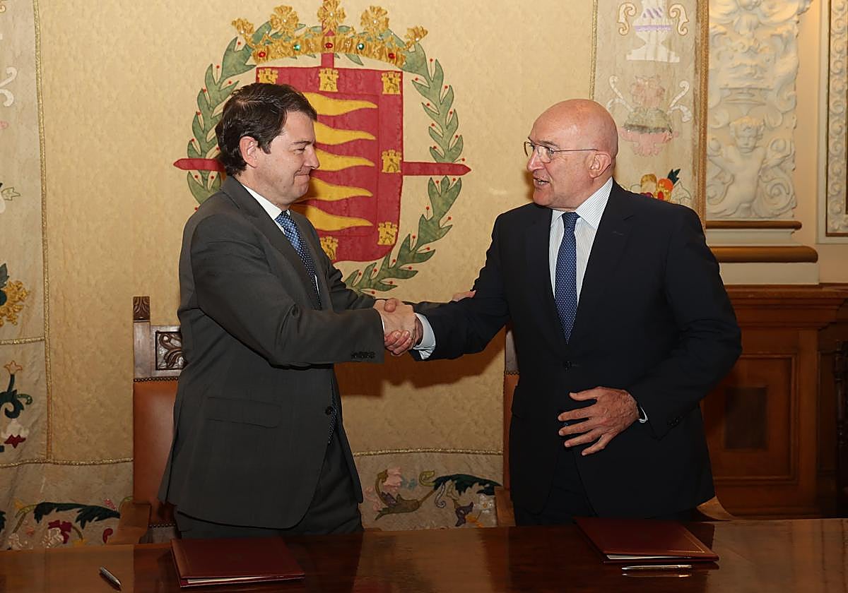 Mañueco y Carnero, este lunes en la firma del protocolo de colaboración para la reforma de la estación