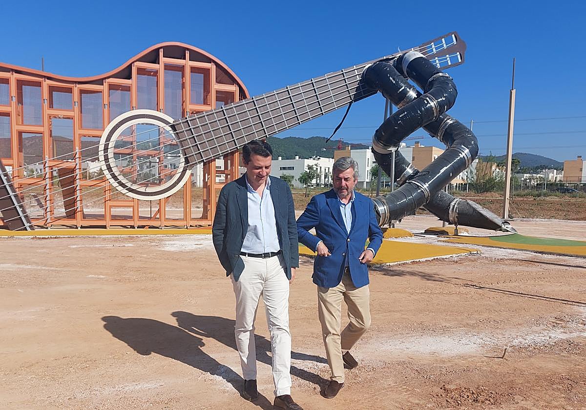 El alcalde y el edil de Urbanismo, este lunes en el Parque del Flamenco