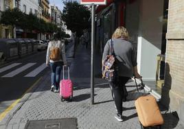Un código de buenas prácticas para favorecer la convivencia entre vecinos y huéspedes en Andalucía