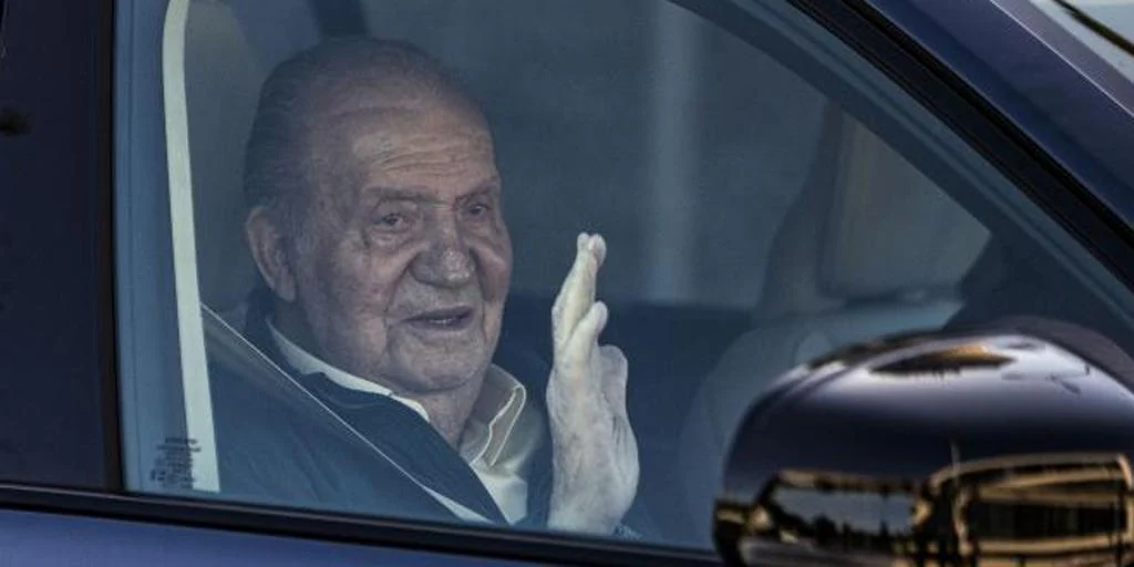 El Rey Juan Carlos regresa a España una semana después de su última visita para participar en las regatas en Sangenjo
