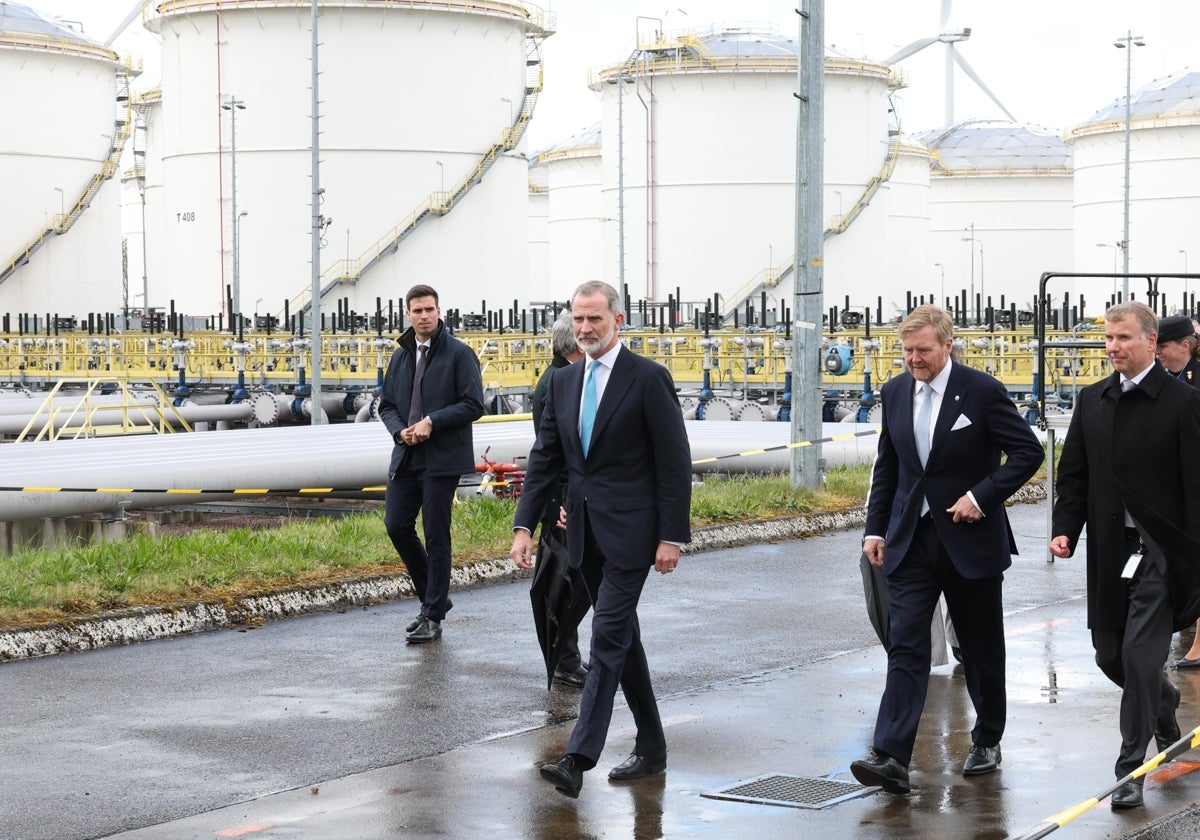 Felipe VI y Guillermo de los Países Bajos, esta tarde, en el puerto de Ámsterdam